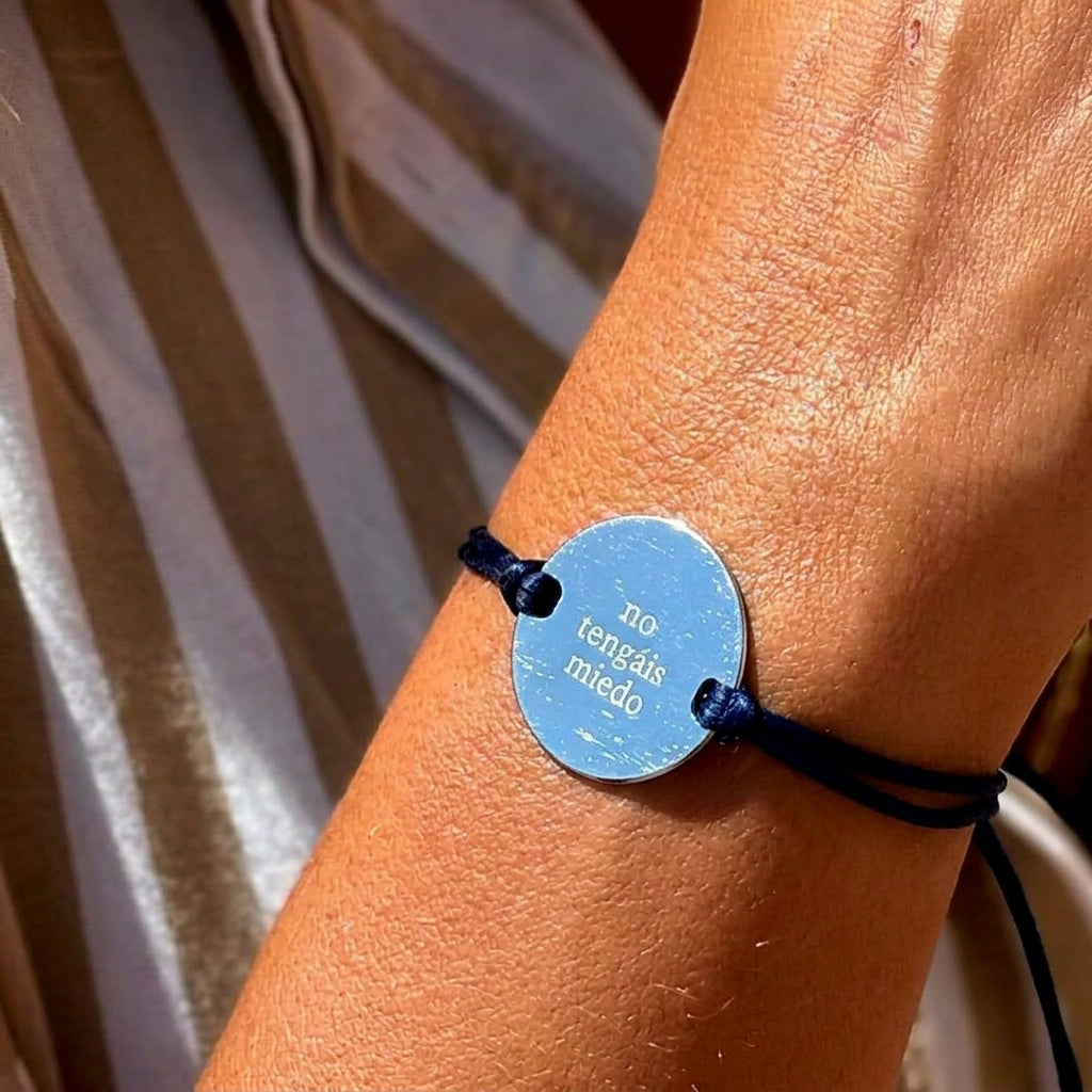 Pulsera "No tengáis miedo" — Acabado en Plata pulida.