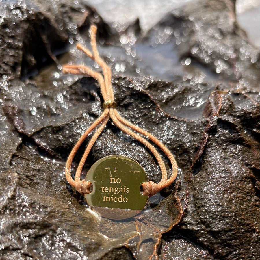 Pulsera "No tengáis miedo" — Acabado en Oro de 18K.